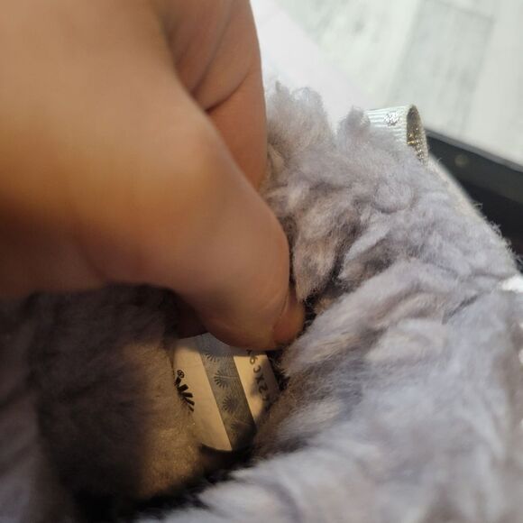 Toddler 6 UGG Girls' Mini Bailey Bow II Shimmer Boots (Infant) - Picture 4 of 5